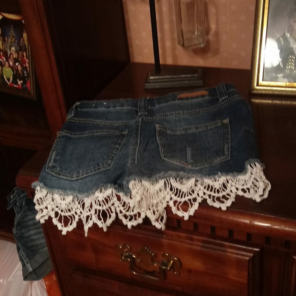 Almost famous shorts - Picture 3 of 3